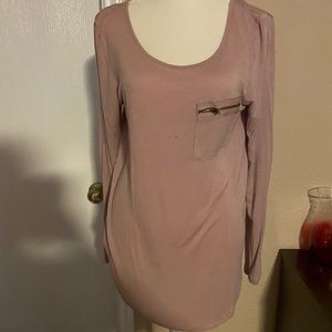 Sleek long sleeve and shirt